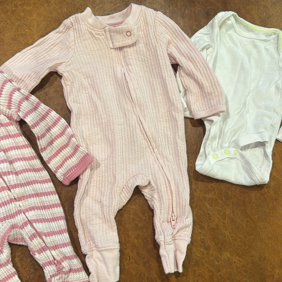 Cat & Jack Newborn Bundle - Picture 3 of 3